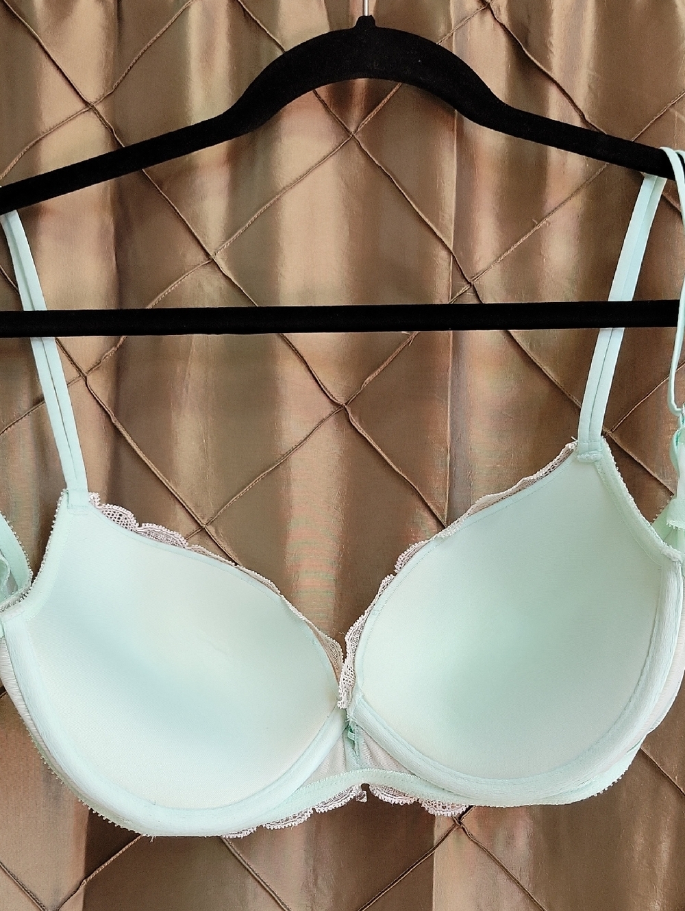 EUC- Victoria’s Secret ‘Very Sexy Bombshell’ Push-Up w/Swarovski Crystals - Picture 4 of 5